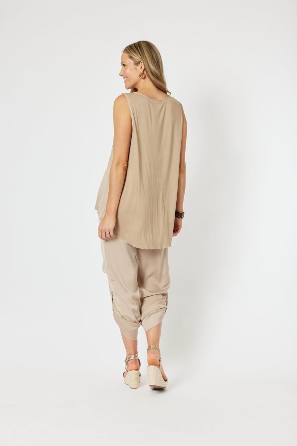 HV Traveller Luxe Round Caramel Neck Cami Fashion