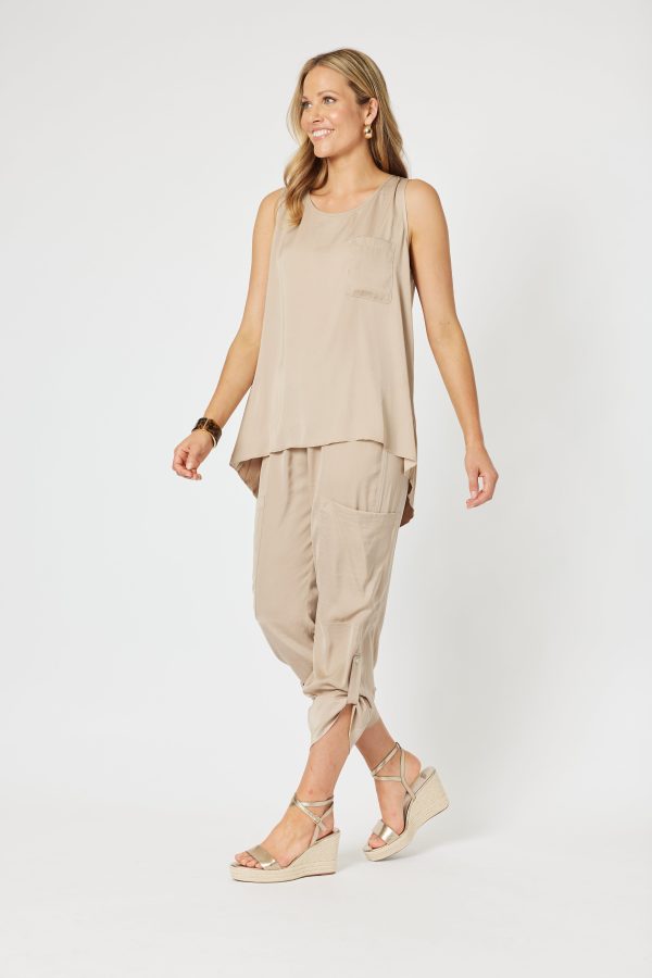 HV Traveller Luxe Round Caramel Neck Cami Fashion